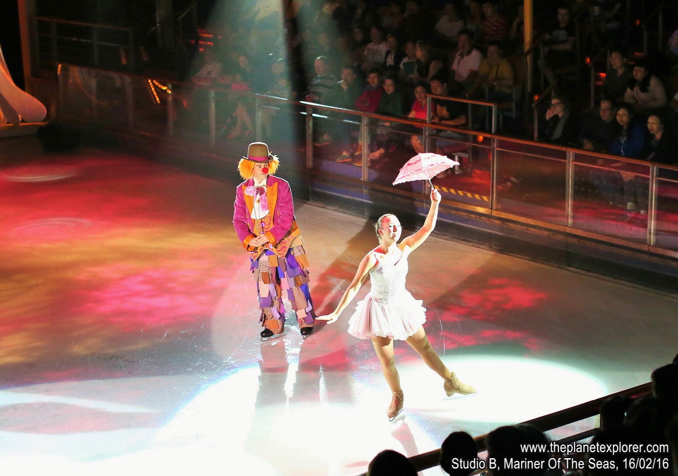 2016-02-16_1839_Mariner Of The Seas_Studio B_Ice Under The Big Top_Q03A8317_c5DMk3_LR_@www