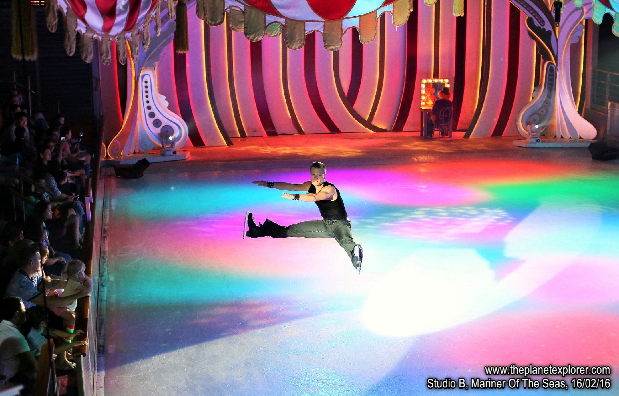 2016-02-16_1841_Mariner Of The Seas_Studio B_Ice Under The Big Top_Q03A8318_c5DMk3_LR_@www