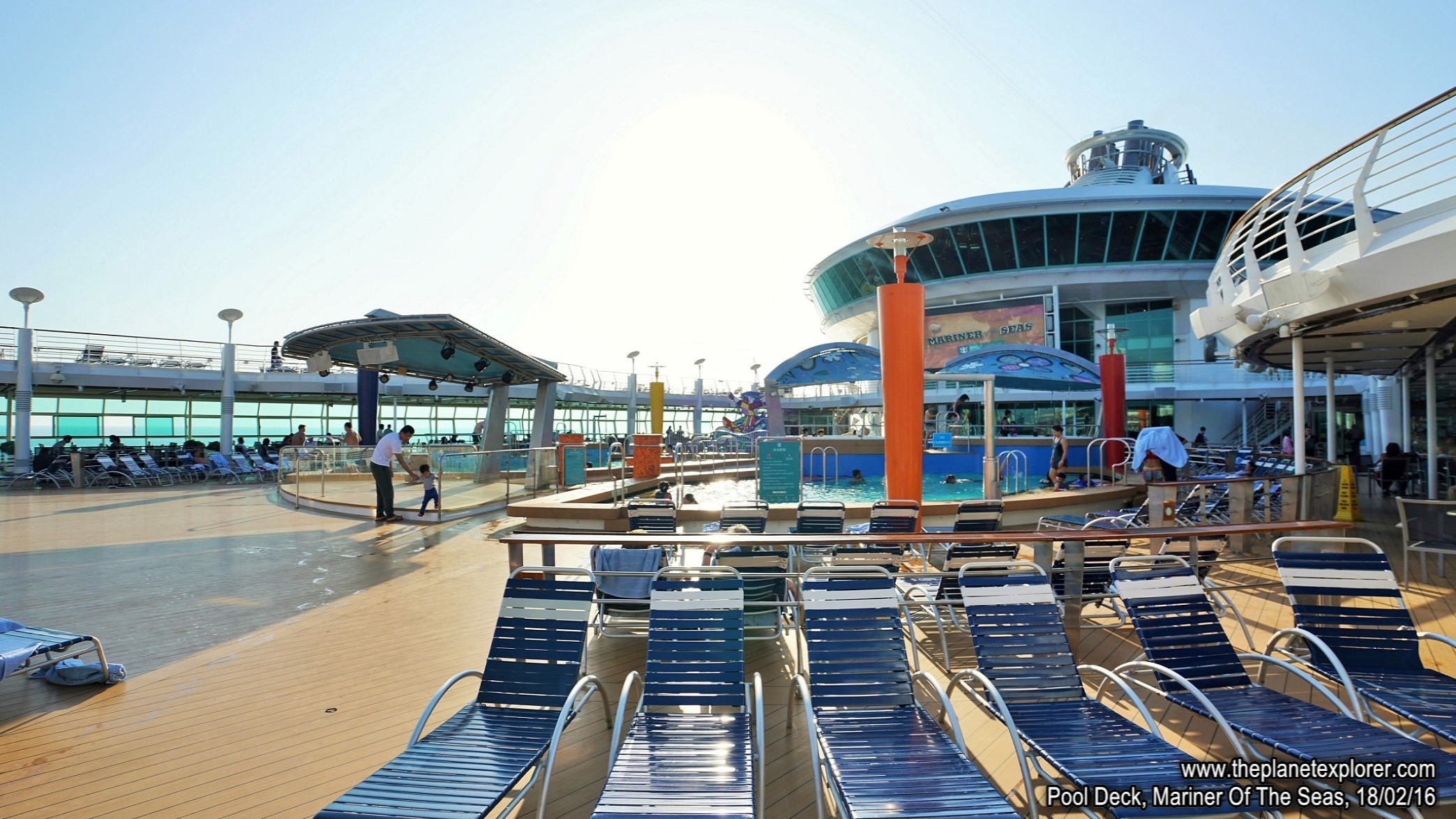 2016-02-18_1811_Mariner Of The Seas_Pool Deck_s7R2_DSC04871_LR_@www