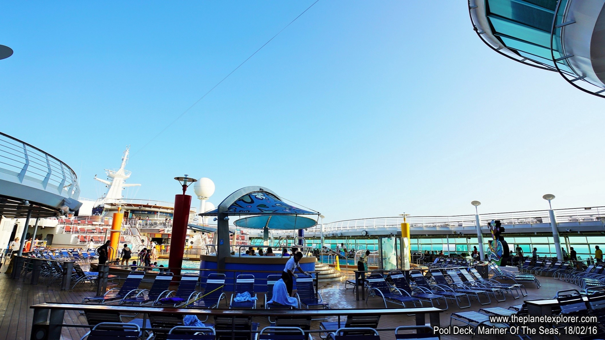2016-02-18_1812_Mariner Of The Seas_Pool Deck_s7R2_DSC04875_LR_@www