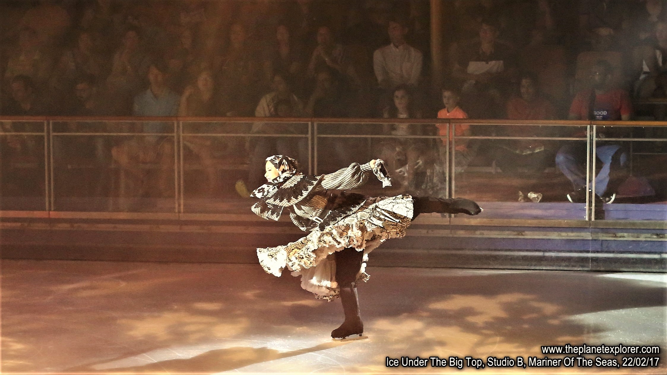 2017-02-24_2236_Mariner Of The Seas_Studio B_Ice Under The Big Top_Q03A3656_c5DMk3_LR_@www