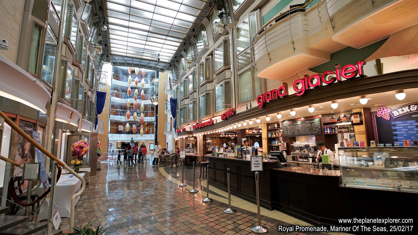 2017-02-25_1257_Mariner Of The Seas_Royal Promenade_DSC06850_s7R2_LR_@www