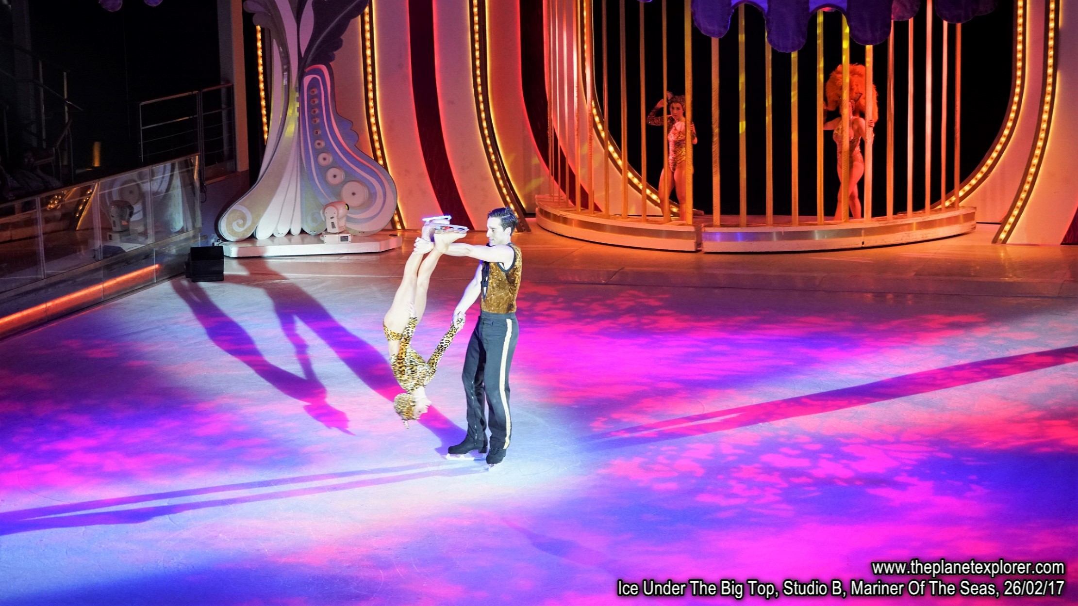 2017-02-26_1542_Mariner Of The Seas_Studio B_Ice Under The Big Top_DSC07026_s7R2_LR_@www