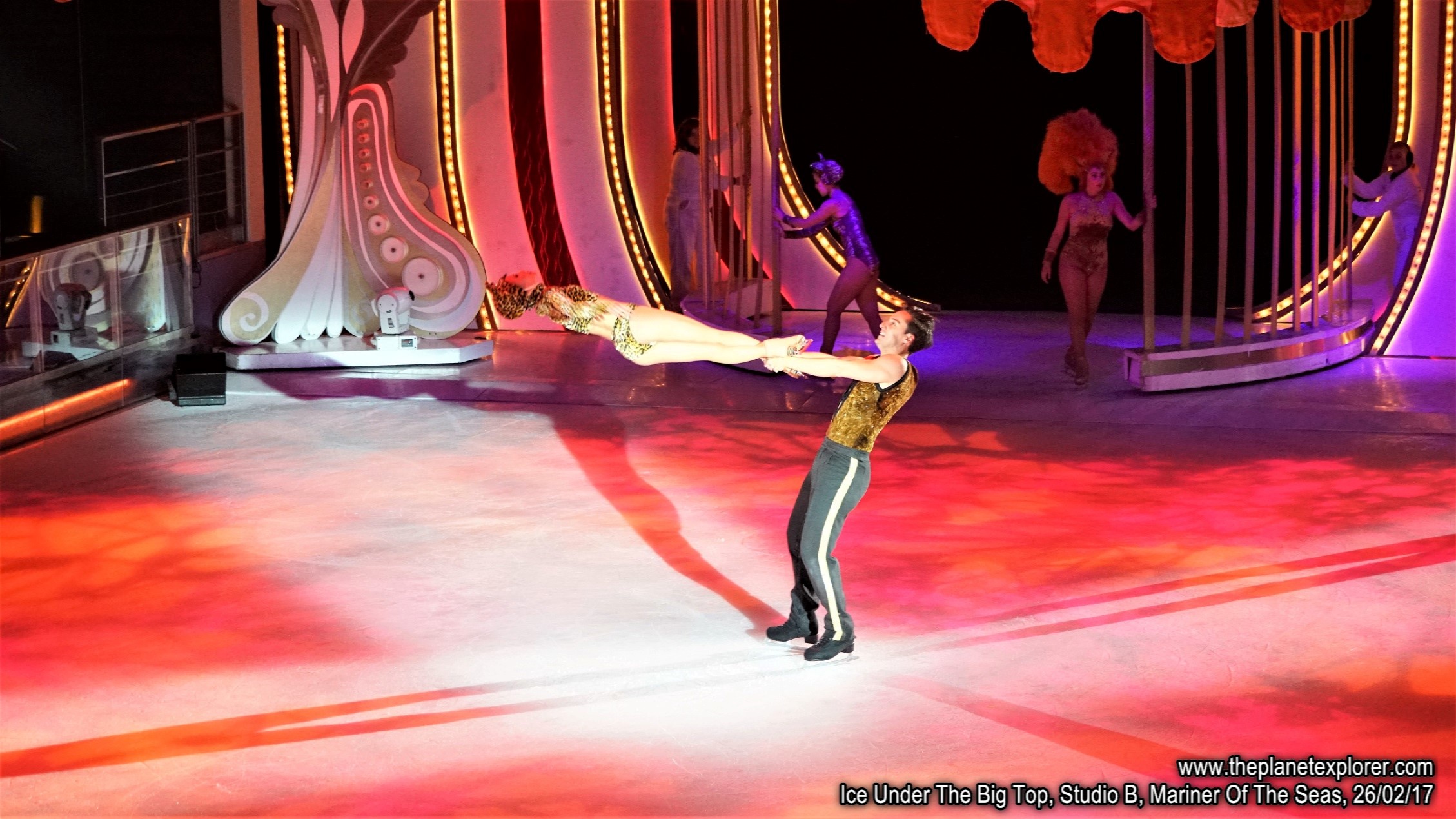 2017-02-26_1543_Mariner Of The Seas_Studio B_Ice Under The Big Top_DSC07031_s7R2_LR_@www