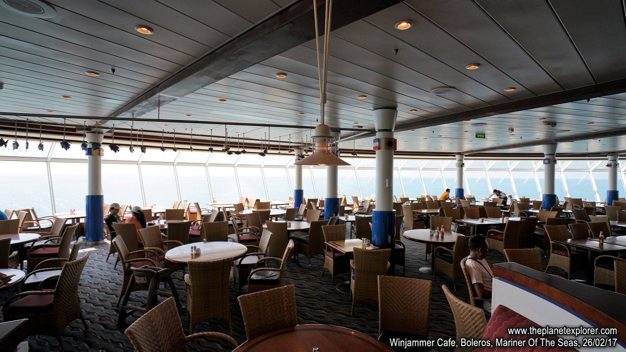 2017-02-26_1612_Mariner Of The Seas_Winjammer Cafe_DSC07100_s7R2_LR_@www